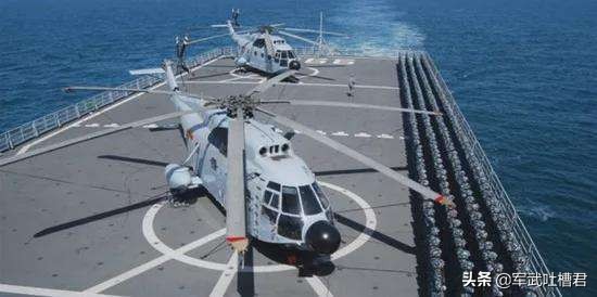 日本海自抵達湯加，兩棲登陸裝備超過071，救援背後更像一場演習