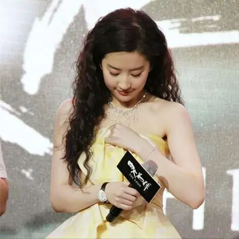 8位女星&OpenCurlyDoubleQuote;肉臉蛋&rdquo;太可愛！肉乎乎，軟糯糯，你最想捏誰