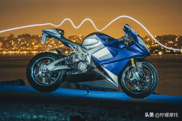 402公里/小時，電摩“閃電”，創造速度記錄