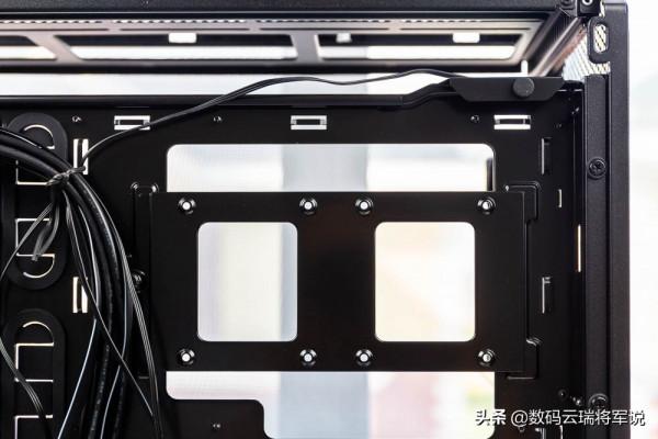 全模組化設計的靜音側透機箱——SILENT BASE 802 機箱黑色版輕體驗 全模組化設計的靜音側透機箱——SILENT BASE 802 機箱黑色版輕體驗