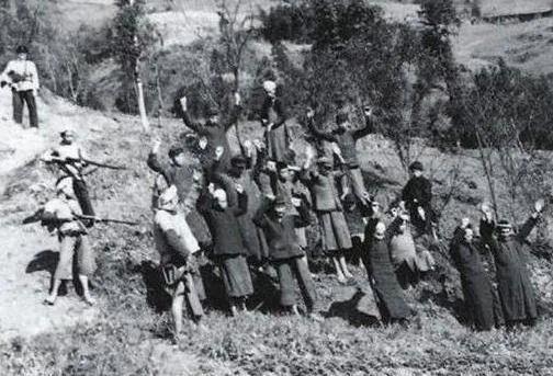 周總理被“自己人”出賣,差點被炸身亡,毛主席震怒:快去救人 周總理被“自己人”出賣,差點被炸身亡,毛主席震怒:快去救人