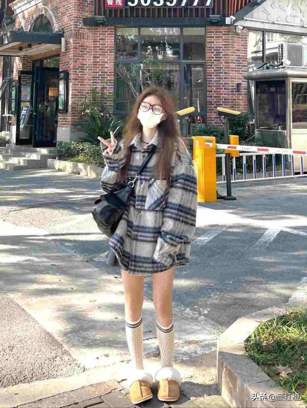 小個子女生不要愁？冬天試試這些穿搭小技巧，顯高顯瘦又時髦
