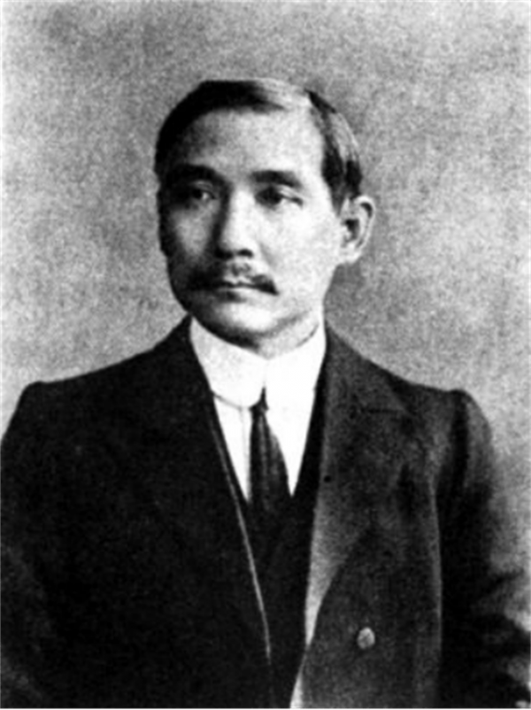 何香凝：寄舊裙給蔣介石，寫詩對他破口大罵，蔣大怒卻不敢報復