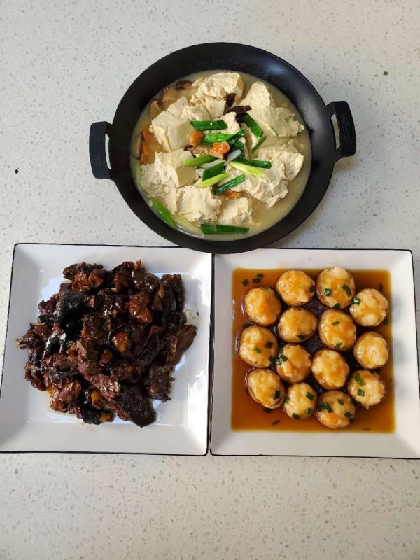 聽說這樣一桌菜，在山東已經算是非常隆重的宴席