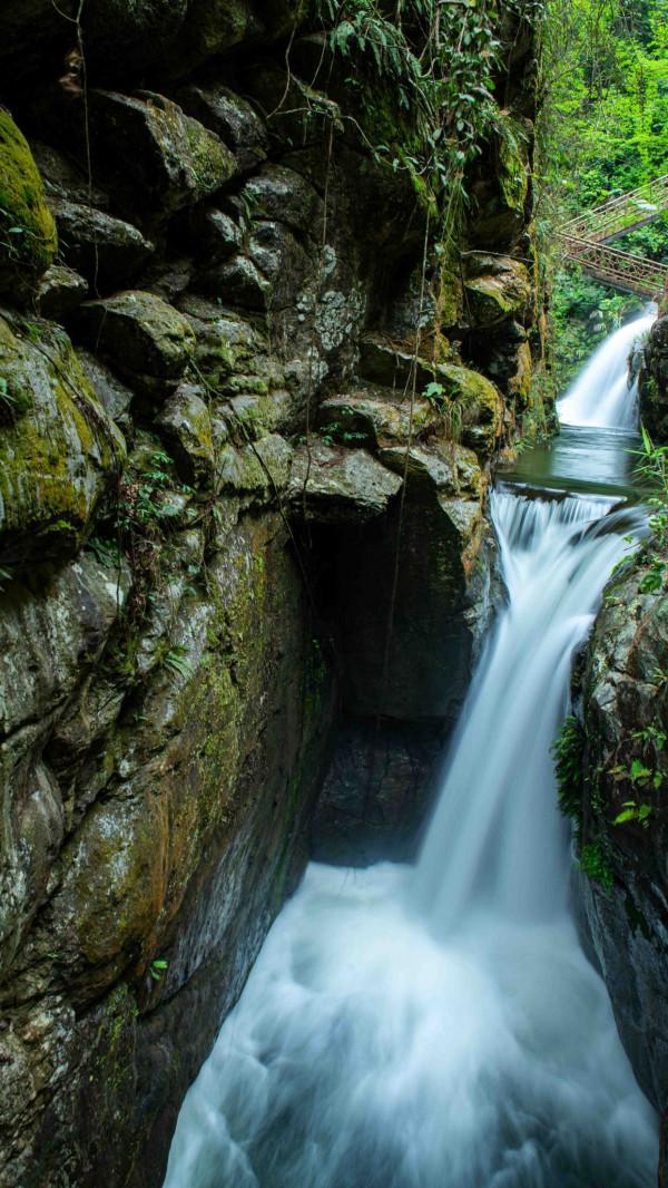 何必去黃果樹!廣東有超美嶺南第一瀑,藏在山谷幽深處,景美人少 何必去黃果樹!廣東有超美嶺南第一瀑,藏在山谷幽深處,景美人少