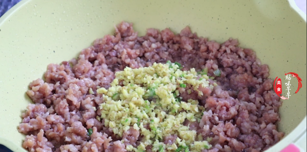 郭德綱吃炸醬麵，要忙活3天，其實沒這麼講究，這樣做一樣好吃