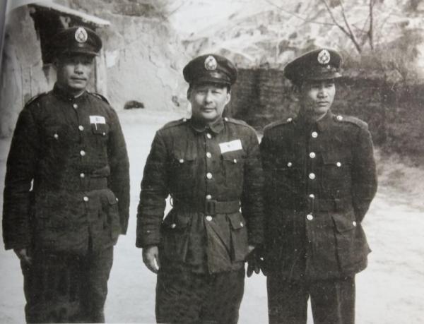 47年蔣介石唯一一次到延安，坐在毛澤東的窯洞連發三問：為什麼？