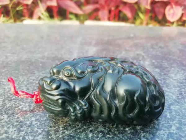 戈壁黑青和田玉