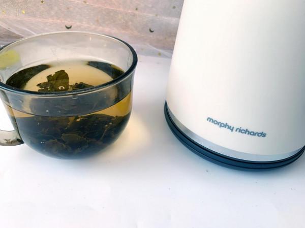 暖到心坎裡！摩飛燒水壺，控溫屏顯，盡享水自由