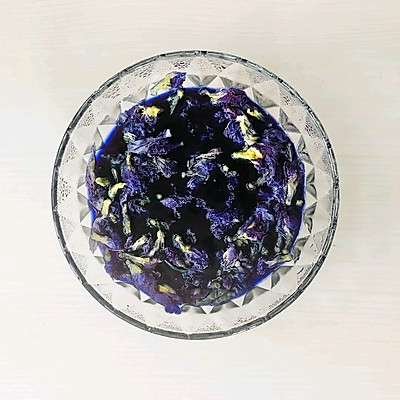 這道浪漫蝶豆花歐包，最適合寶寶吃