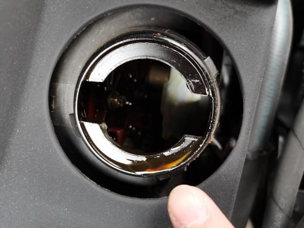 高手請進來研究,寶馬740,庫存6年的新車,表顯近8千公里? 高手請進來研究,寶馬740,庫存6年的新車,表顯近8千公里?