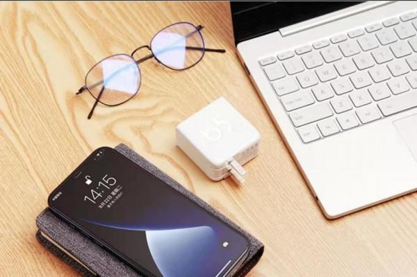 一款可以給筆記本充電的aigo電源介面卡65W PD版 一款可以給筆記本充電的aigo電源介面卡65W PD版