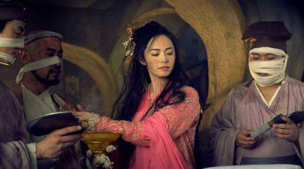 男看鼻子女看嘴？8位厚嘴唇女星，用實力證明“香腸嘴”跟醜無關