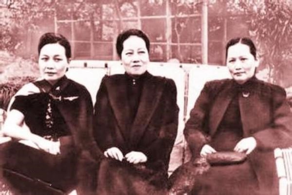 蔣介石模仿宋美齡語氣，給兒子寫信問好，母子倆默契&OpenCurlyDoubleQuote;配合演出&rdquo;