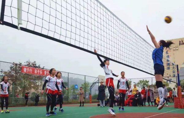 青春期女孩，從哪個部位開始發育？如何能突破1米7身高？