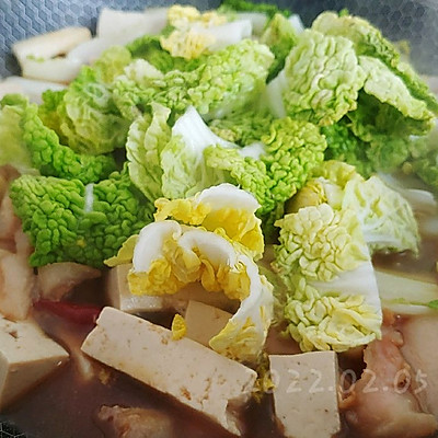 在家不知道吃什麼，吃滷肉菘菜燒豆腐就對了