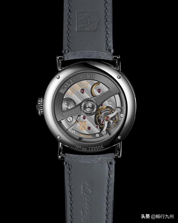 亨利慕時推出 Heritage 傳承者兩地時間腕錶 亨利慕時推出 Heritage 傳承者兩地時間腕錶