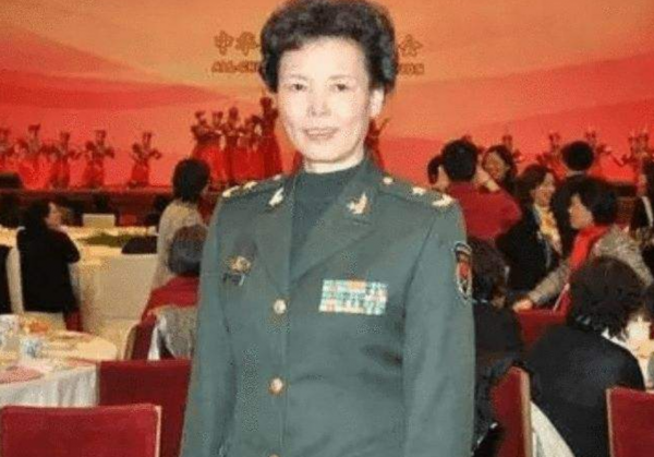 郎平前隊友陳招娣：中國女排五連冠功臣，骨灰中夾雜著多枚鋼釘