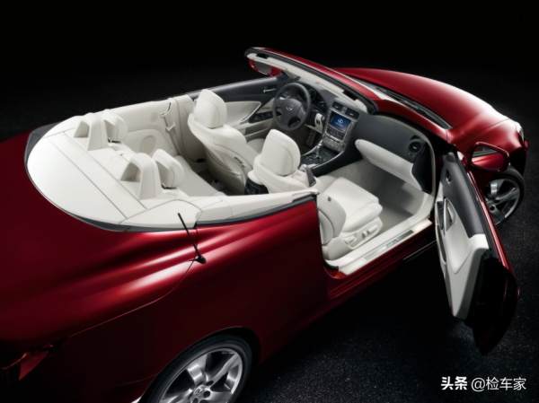 雷克薩斯滯銷，幫幫車商！這輛IS300C落灰了大半年才賣出去