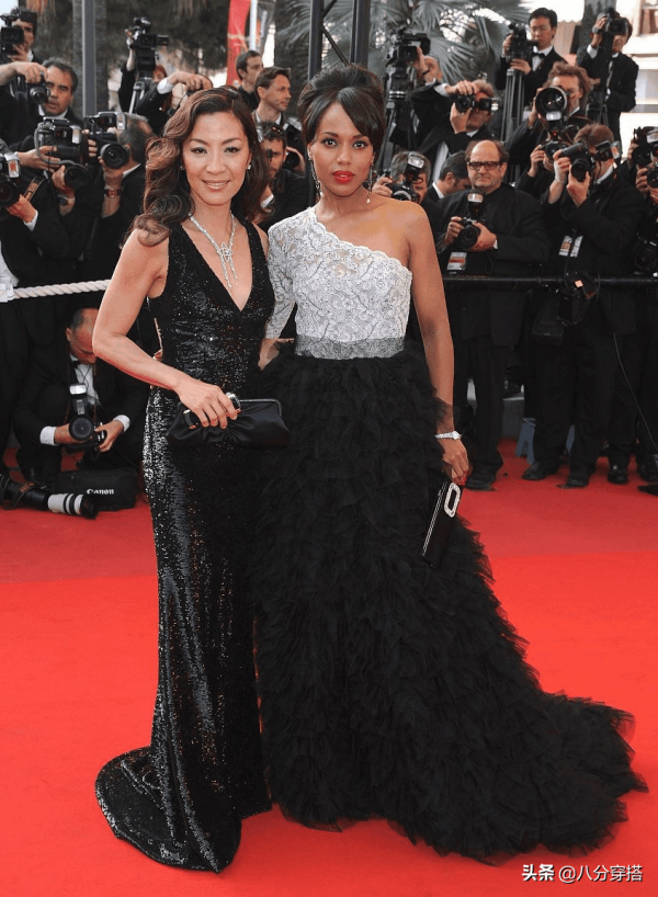 楊紫瓊奔六年紀品味依舊不俗，一襲白裙現身優雅大氣，美得高階