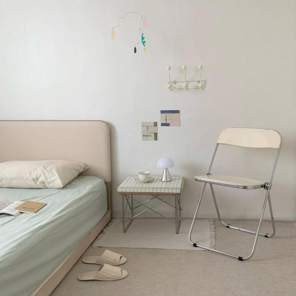 別人不要的一樓被她買了，大白牆極簡“窮裝”後，家反而明亮舒適