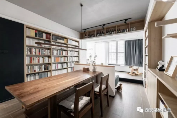 客廳不要傳統，長條桌布局可好？