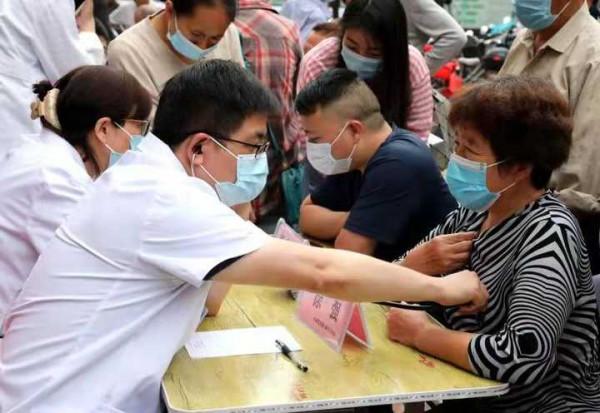 60多歲阿姨胸悶腹痛，沒想到這麼兇險……