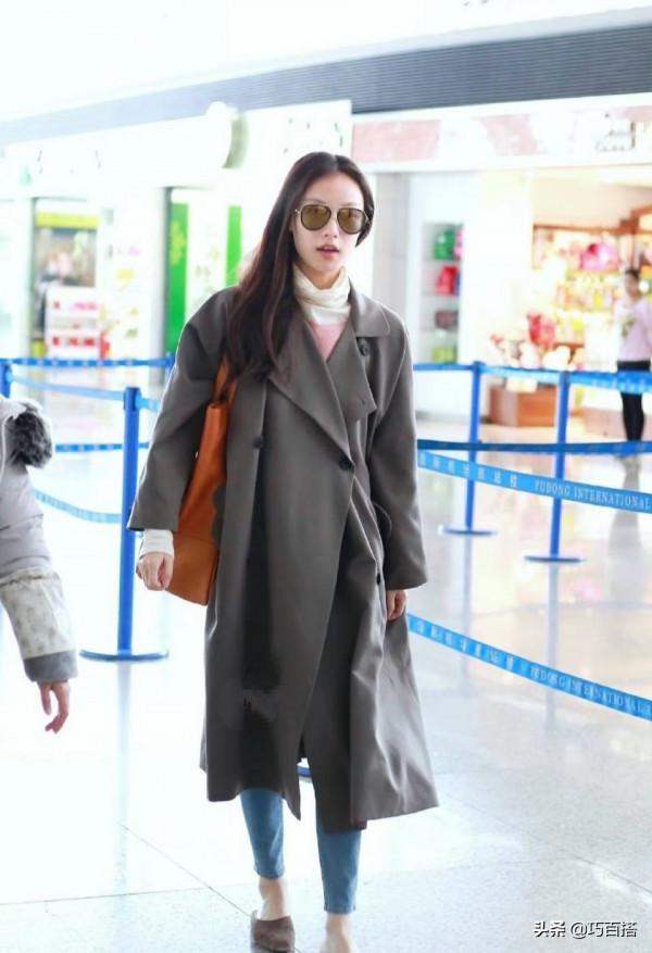 倪妮在機場辦起了“時裝秀”,獨特的保暖造型,讓人大開眼界 倪妮在機場辦起了“時裝秀”,獨特的保暖造型,讓人大開眼界