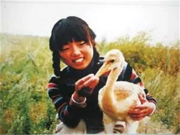 丹頂鶴女孩犧牲27年後，弟弟同樣在保護區殉職，今侄女接過接力棒