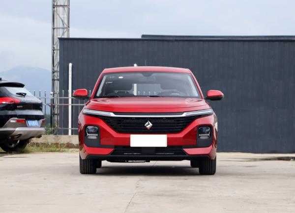 5座掀背設計，配1.5T與8速CVT，賣良心價，帶你看大眾寶來的競品