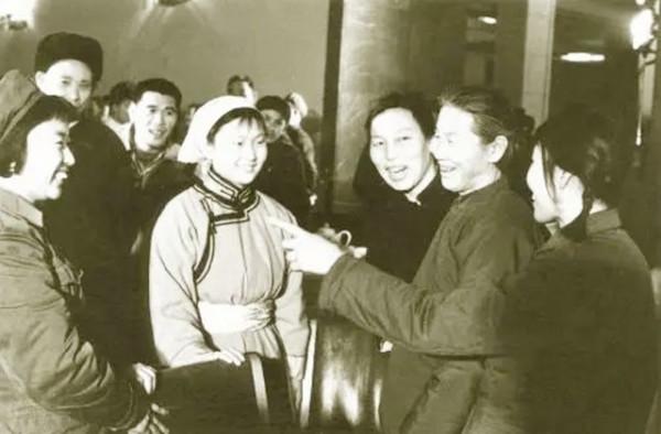 劉胡蘭犧牲後,她的母親和4個弟妹後來如何?個個都成棟樑 劉胡蘭犧牲後,她的母親和4個弟妹後來如何?個個都成棟樑