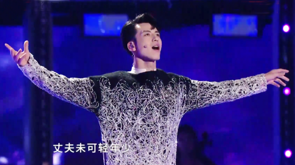 沸騰之夜:實力歌手撐門面,流量藝人帶熱度,3女神同框情懷滿滿 沸騰之夜:實力歌手撐門面,流量藝人帶熱度,3女神同框情懷滿滿