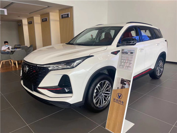 探店長安汽車：展廳環境優美，CS75PLUS最為熱銷