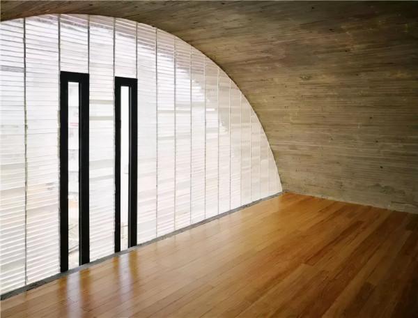 同樣花了130萬,爆改懸崖之上老破危房,真的太牛了 同樣花了130萬,爆改懸崖之上老破危房,真的太牛了