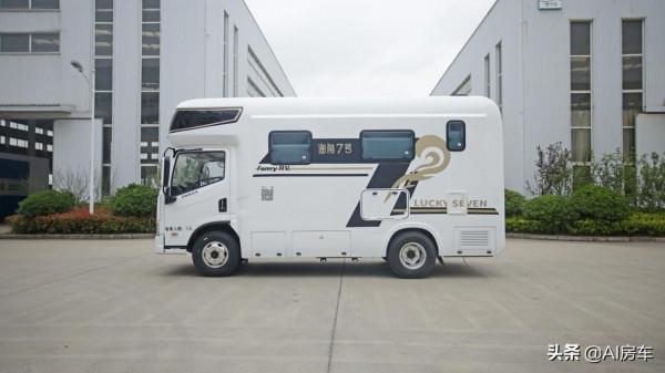 C2駕照開的大眾輕卡房車!2.8T動力+6T承載,帶獨立廚衛和5人床 C2駕照開的大眾輕卡房車!2.8T動力+6T承載,帶獨立廚衛和5人床