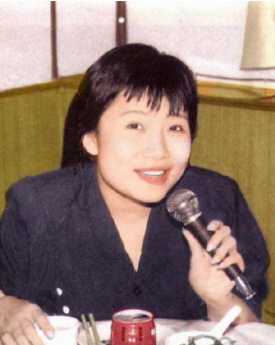 27歲走紅，34歲當尼姑，消失24年，“好人一生平安”李娜經歷了啥