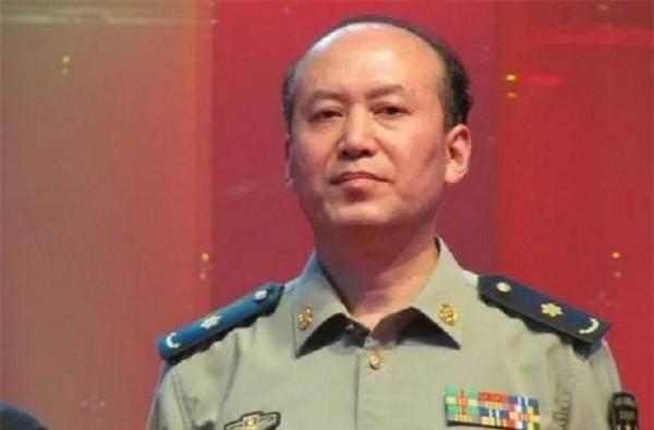 郭達：娶大妻子也幸福，結婚40多年無緋聞，愛妻子也愛這個家