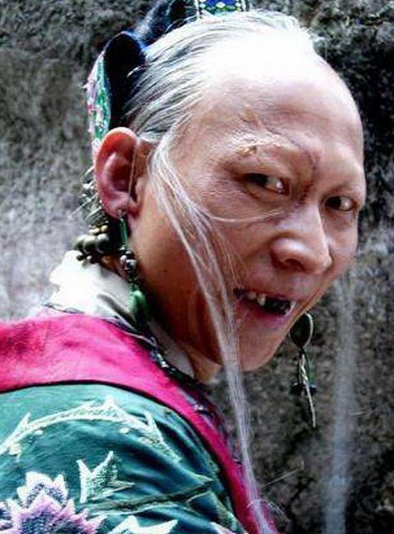 “王公公”李明:其貌不揚連父親都嘲諷,後來娶嬌妻,事業也穩定 “王公公”李明:其貌不揚連父親都嘲諷,後來娶嬌妻,事業也穩定