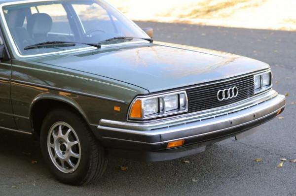 奧迪A6真正的鼻祖,儲存完好的1980年奧迪5000 S柴油版 奧迪A6真正的鼻祖,儲存完好的1980年奧迪5000 S柴油版