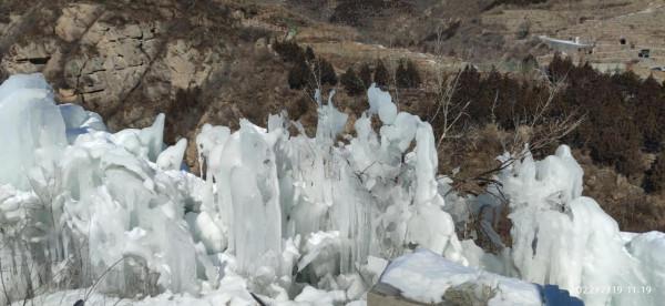 緊緊抓住冬天的尾巴 到嶺角(靈溪)來看冰瀑