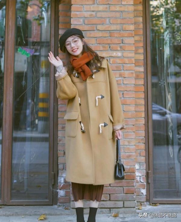 真正高階的女人，不管穿大衣、風衣，都不會配打底褲，拉低氣質