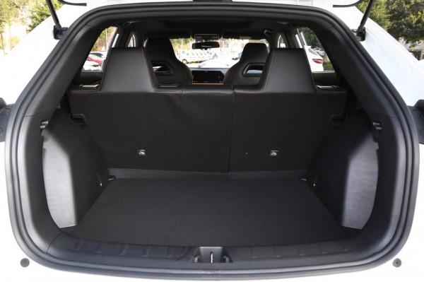 自駕遊開長安歐尚X5就行，動力充沛、油耗經濟、空間寬裕