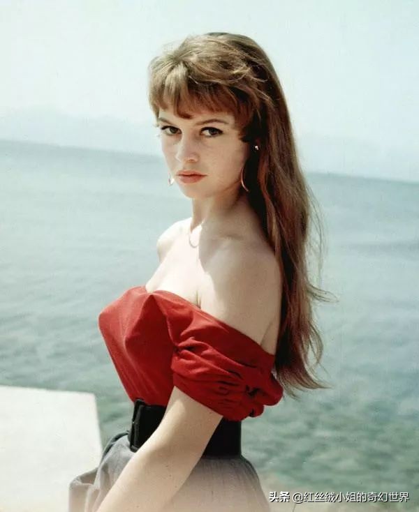 氣質女人穿搭養成：一篇文章告訴你什麼是真正的法式風格