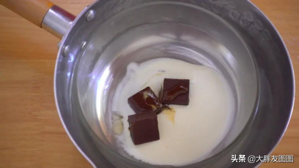 一切就爆漿，阿華田髒髒吐司，顏值不高卻超級好吃