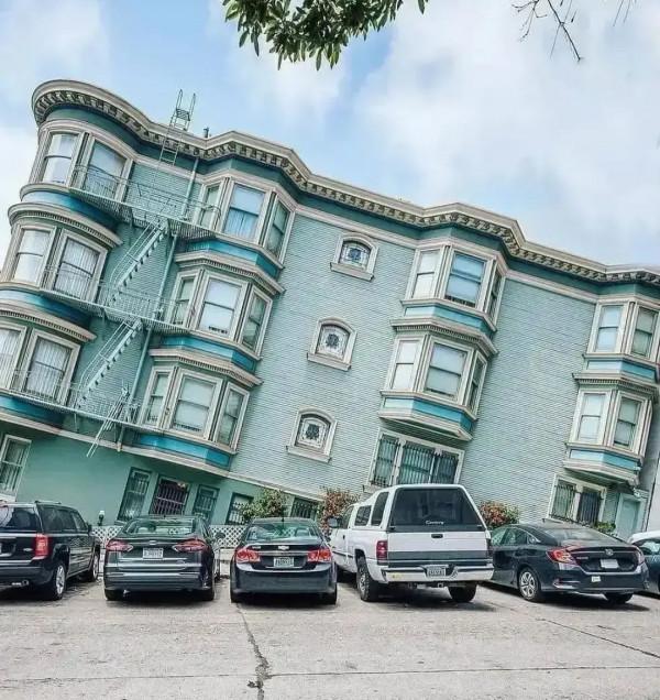 這張老照片只認得出成龍和賈玲，其他兩個是誰？