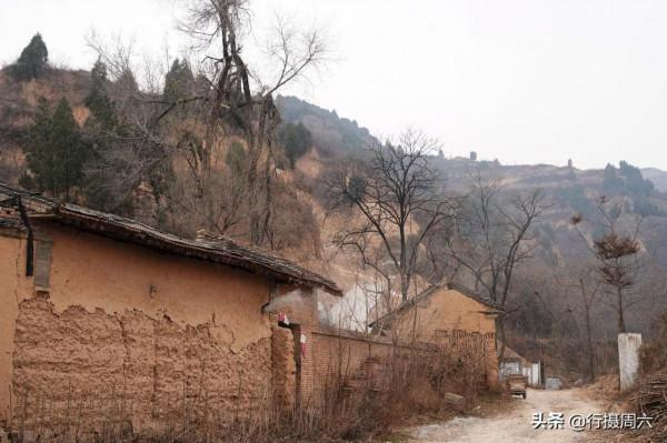巴蜀奇人隱居山西農村，用塑膠布搭房過冬，看活成啥樣