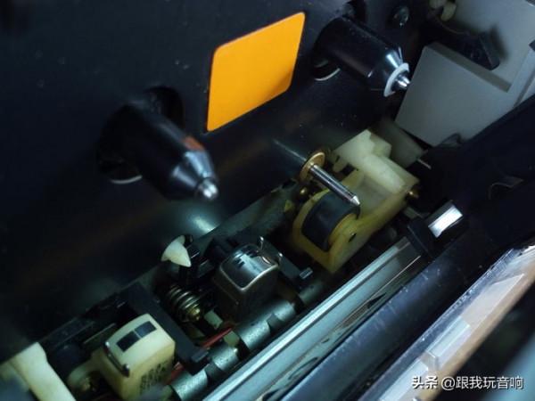 非常漂亮的懷舊經典音響,立體聲收音機錄音機,很酷的木質外觀 非常漂亮的懷舊經典音響,立體聲收音機錄音機,很酷的木質外觀