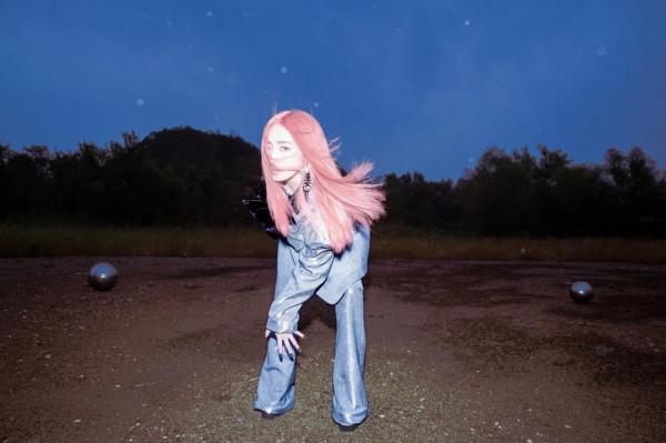 粉發魔女孟美岐 粉發魔女孟美岐