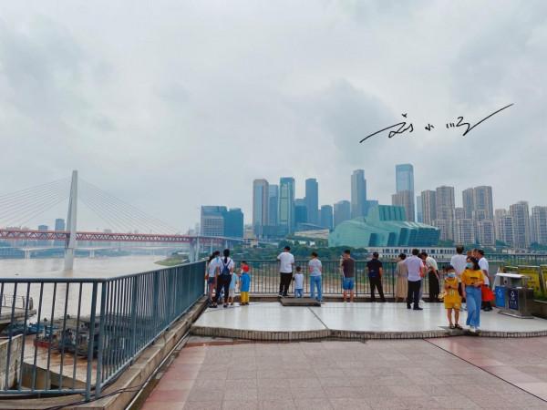 重慶朝天門有一家“大型商場”,投資超過240億,卻一直爭議不斷 重慶朝天門有一家“大型商場”,投資超過240億,卻一直爭議不斷