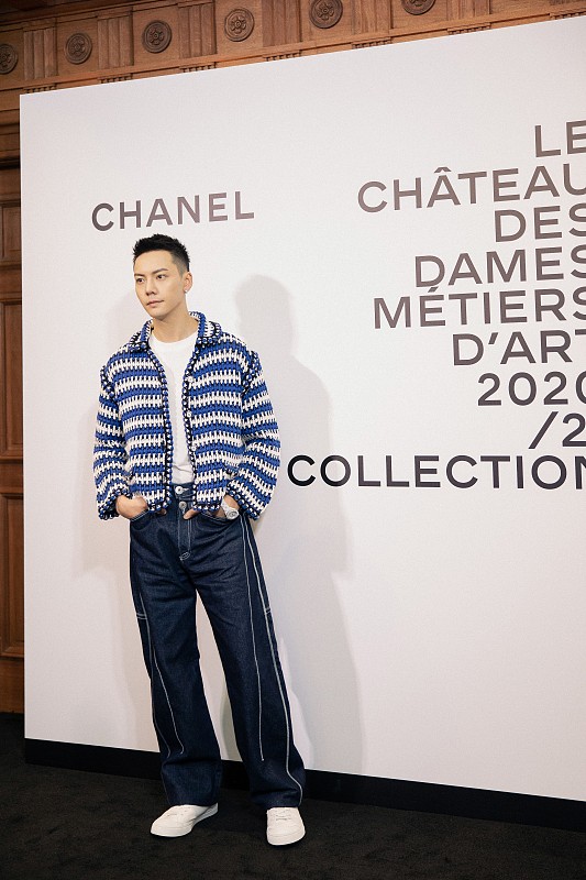 陳偉霆“寸頭”好有硬漢氣，黑T疊穿馬甲個性高階，真有男人味